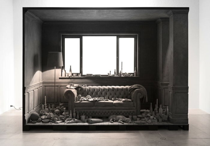 Hans Op de Beeck, The Lounge, 2014. Sculptural installation: wood, glass, synthetic plaster, pigment, epoxy, 281.6 x 381.9 x 181.9 cm. © Hans Op de Beeck.