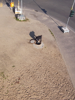 Klara Lidén, Untitled (Down), 2011, Inkjet print, 62 x 47 cm. Courtoisie de l’ariste et Galerie Neu, Berlin