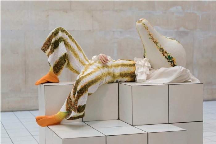 Anthea Hamilton, Installation view, The Squash, The Duveen Galleries, Tate Britain, 2018 © Anthea Hamilton/Tate Images. courtesy the artist, Thomas Dane Gallery and Kaufmann Repetto. Photo: Seraphina Neville