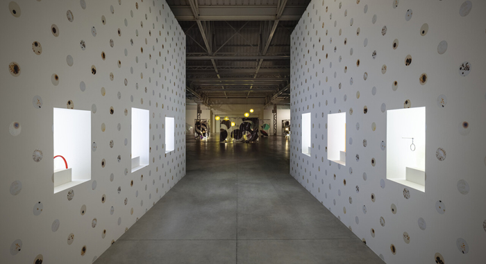 View of Anicka Yi: Metaspore, Pirelli HangarBicocca, Milan, 2022. Courtesy of the artist and Pirelli HangarBicocca, Milan. Photo: Agostino Osio