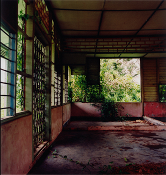 Simryn Gill, photograph from Standing Still, 2000–03. Courtesy of the artist.