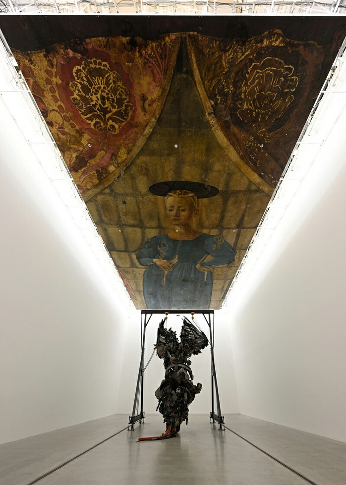 Adrián Villar Rojas, The Theater of Disappearance, 2017. Below: The End of Imagination I, 2022. Installation view, DANCING WITH ALL: The Ecology of Empathy, 2024. Photo: YUASA Akira. 