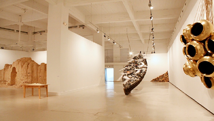 Vue de l’exposition de Subodh Gupka, L'Ordre imaginaire des choses, CAC Malaga