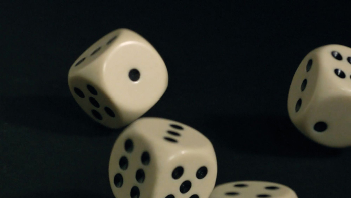 Alicja Kwade, In Ewig den Zufall betrachtend, 2014. © Alicja Kwade. Courtesy of the artist. Alicja Kwade, In Ewig den Zufall betrachtend, 2014. © Alicja Kwade. Courtesy of the artist.