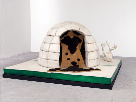 Piero Gilardi, Igloo, 1964. Photo F. Fernadez, Courtoisie Semiose galerie, Paris